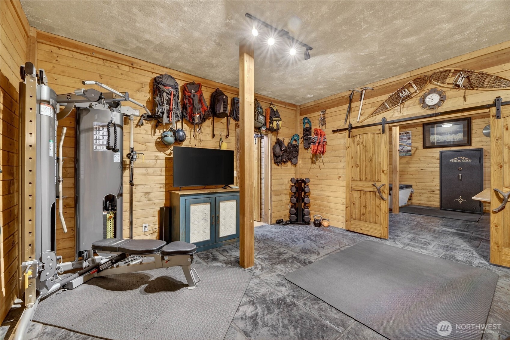 50 Summit Way , Snoqualmie Pass, WA 98068