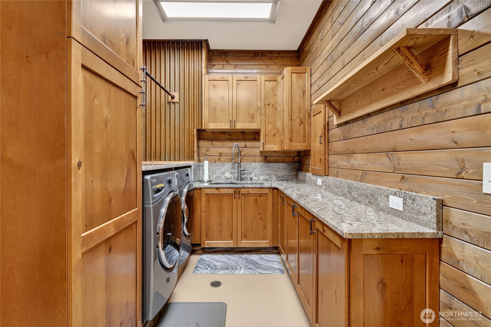 50 Summit Way , Snoqualmie Pass, WA 98068