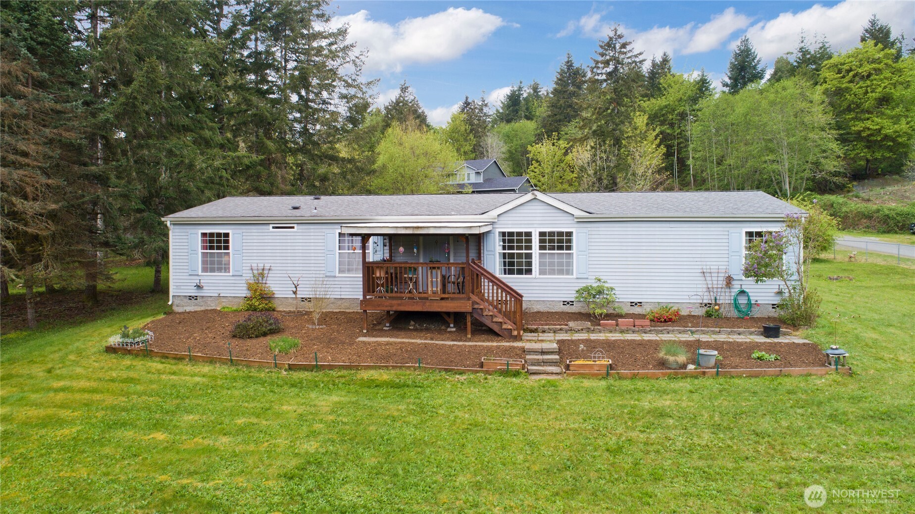 41 E Bay Heights Drive , Allyn, WA 98524