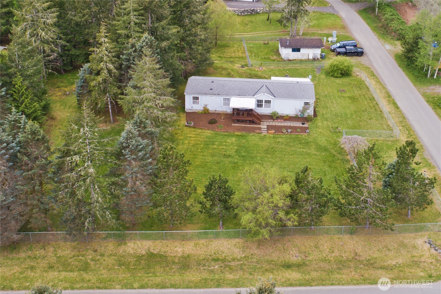 41 E Bay Heights Drive , Allyn, WA 98524
