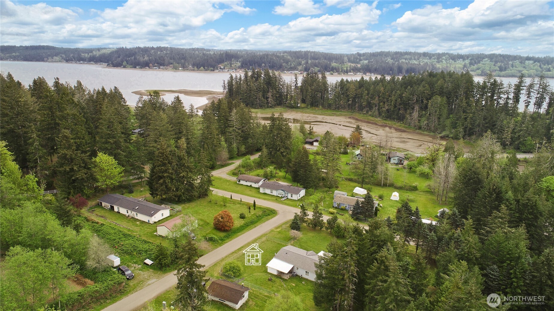 41 E Bay Heights Drive , Allyn, WA 98524