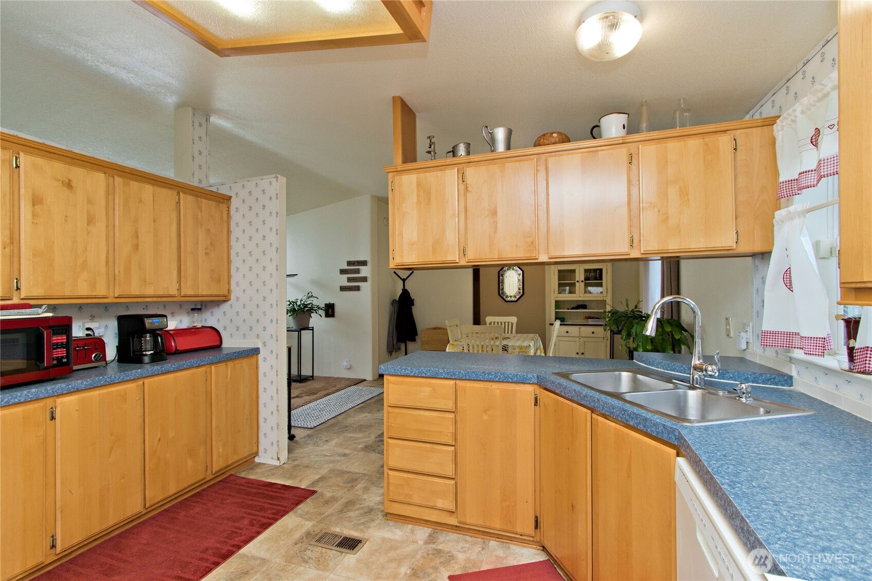 41 E Bay Heights Drive , Allyn, WA 98524
