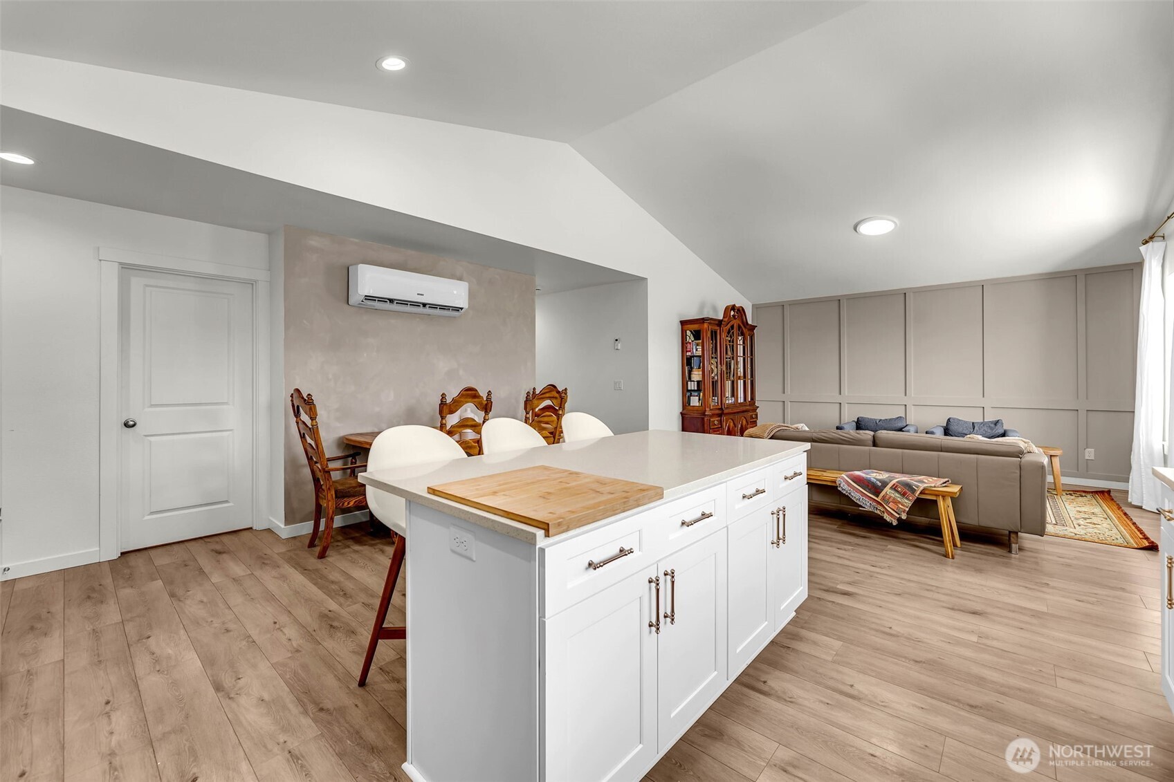 2003 Apple Road , Winlock, WA 98596