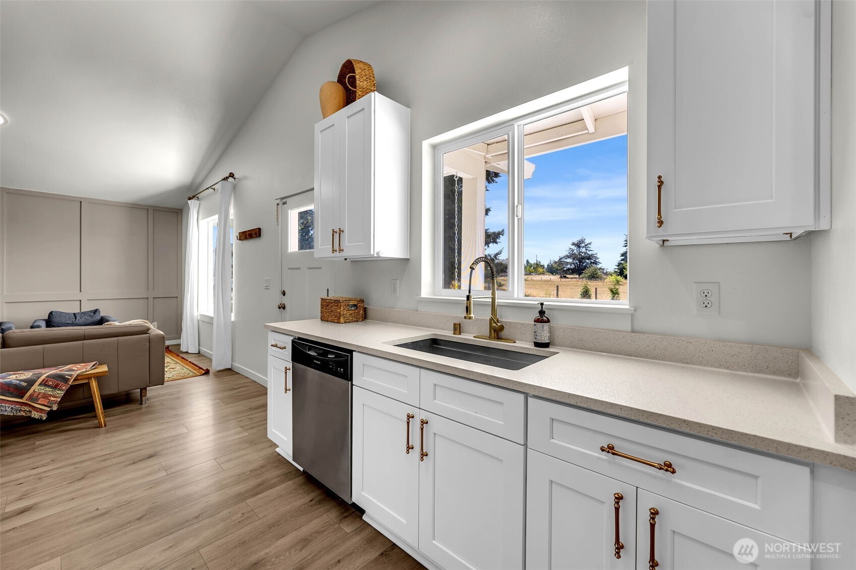 2003 Apple Road , Winlock, WA 98596