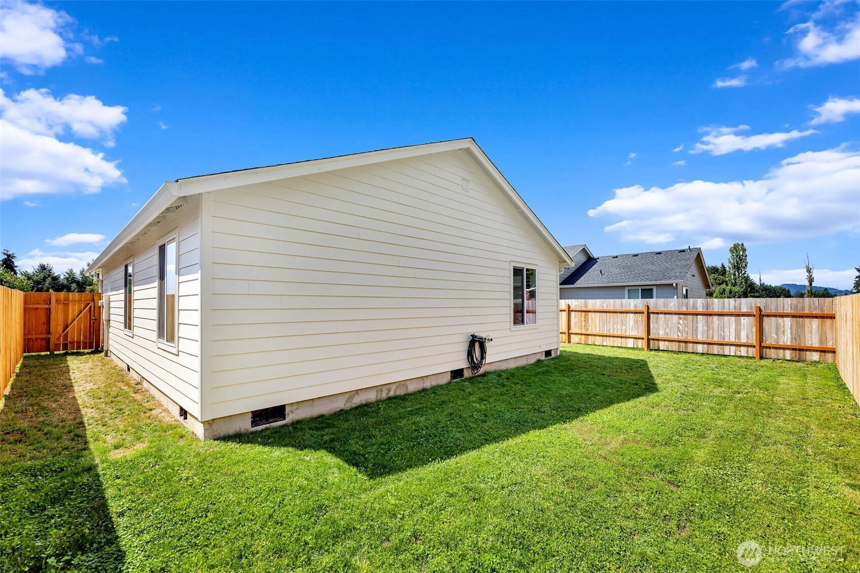 2003 Apple Road , Winlock, WA 98596
