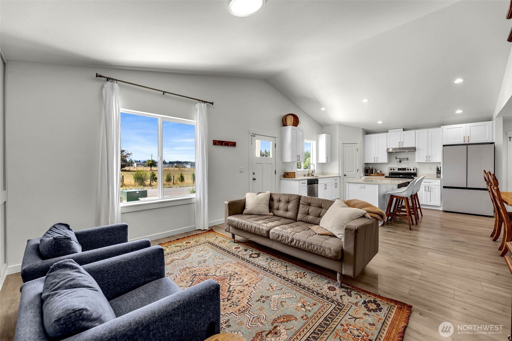 2003 Apple Road , Winlock, WA 98596
