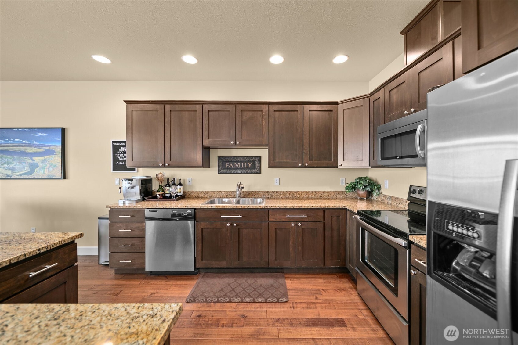 23063 Sunserra Loop NW, Quincy, WA 98848