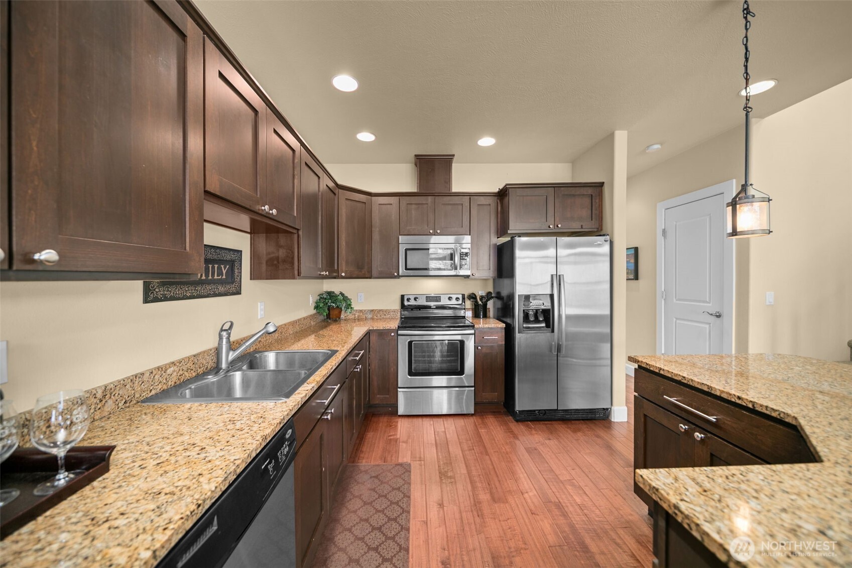 23063 Sunserra Loop NW, Quincy, WA 98848