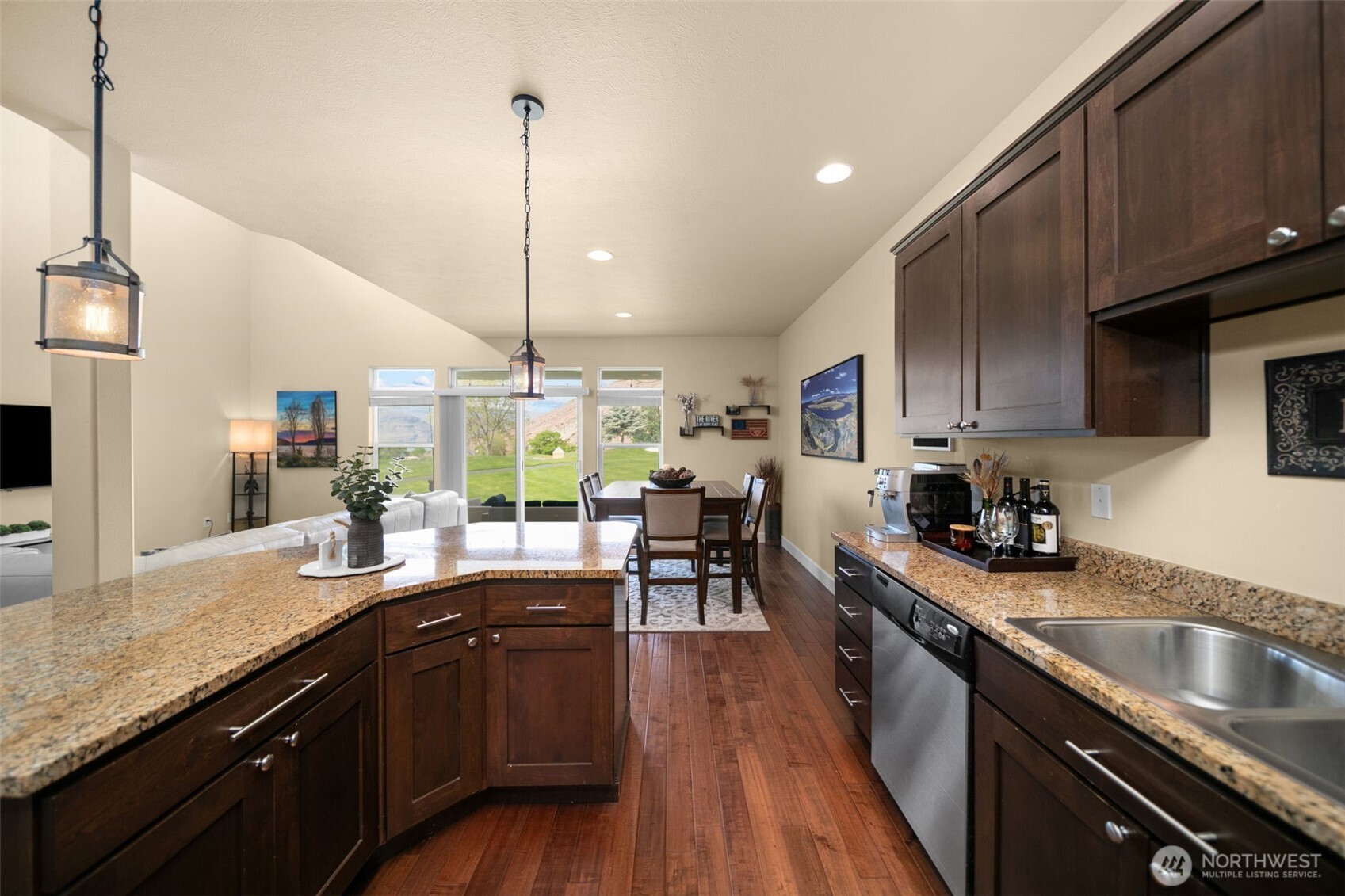 23063 Sunserra Loop NW, Quincy, WA 98848