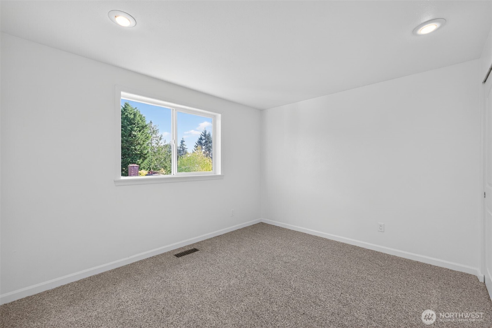 12228 Dayton Avenue N, Seattle, WA 98133