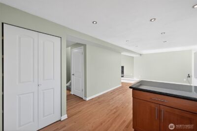 12228 Dayton Avenue N, Seattle, WA 98133 - Photo 18