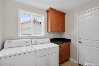12228 Dayton Avenue N, Seattle, WA 98133 - Photo 27