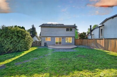 12228 Dayton Avenue N, Seattle, WA 98133 - Photo 31