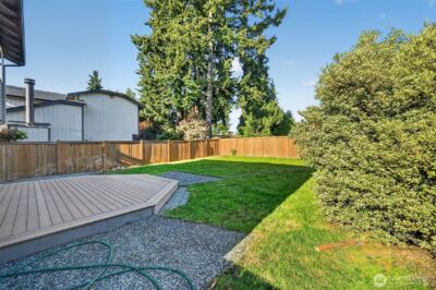 12228 Dayton Avenue N, Seattle, WA 98133 - Photo 32