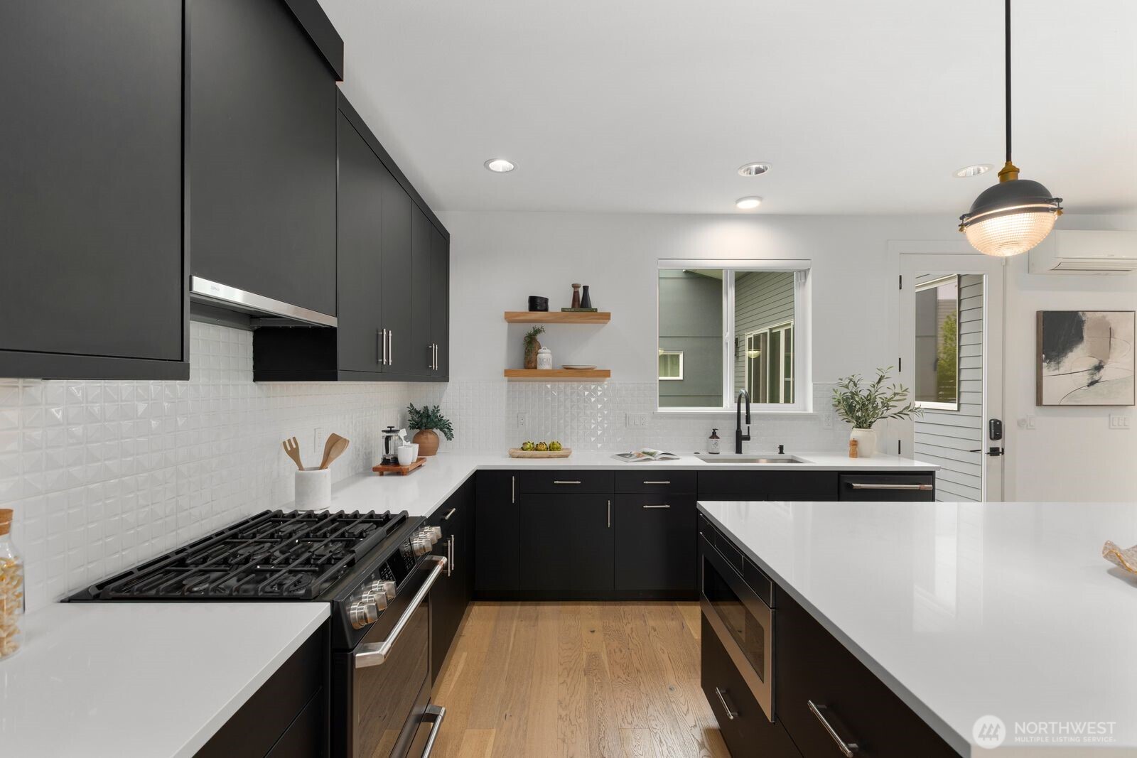 6233 Carleton Avenue S, Seattle, WA 98108