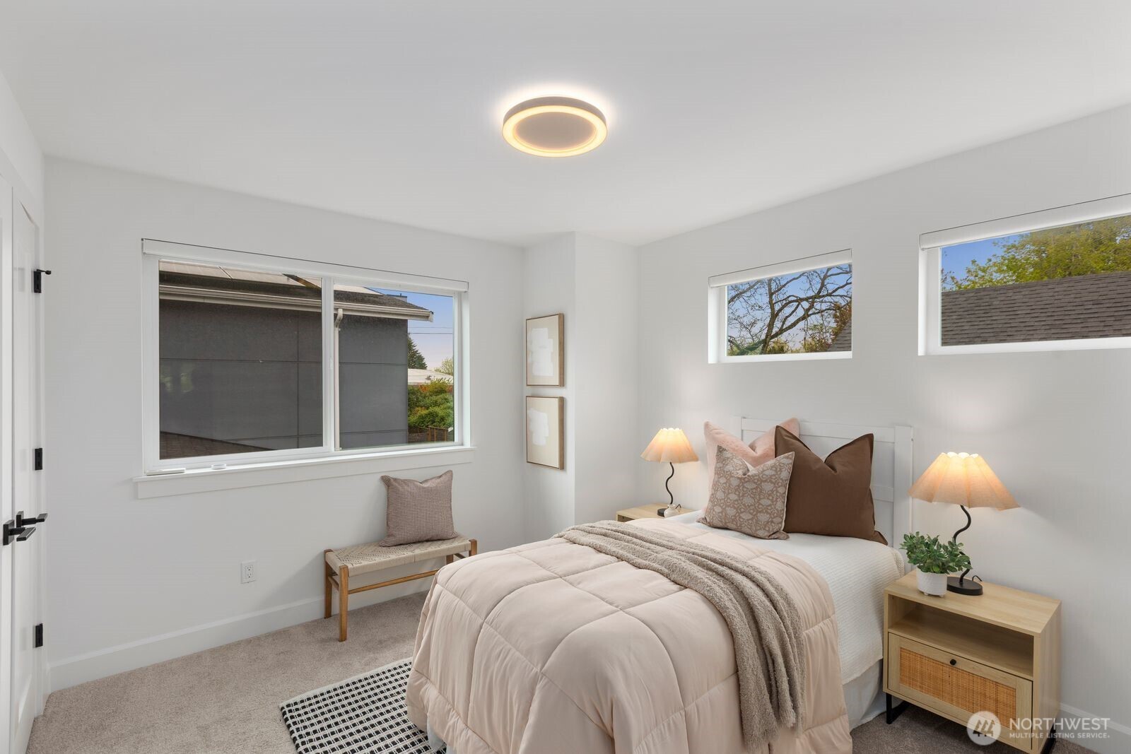 6233 Carleton Avenue S, Seattle, WA 98108