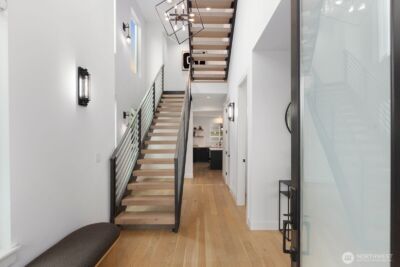 6233 Carleton Avenue S, Seattle, WA 98108 - Photo 2