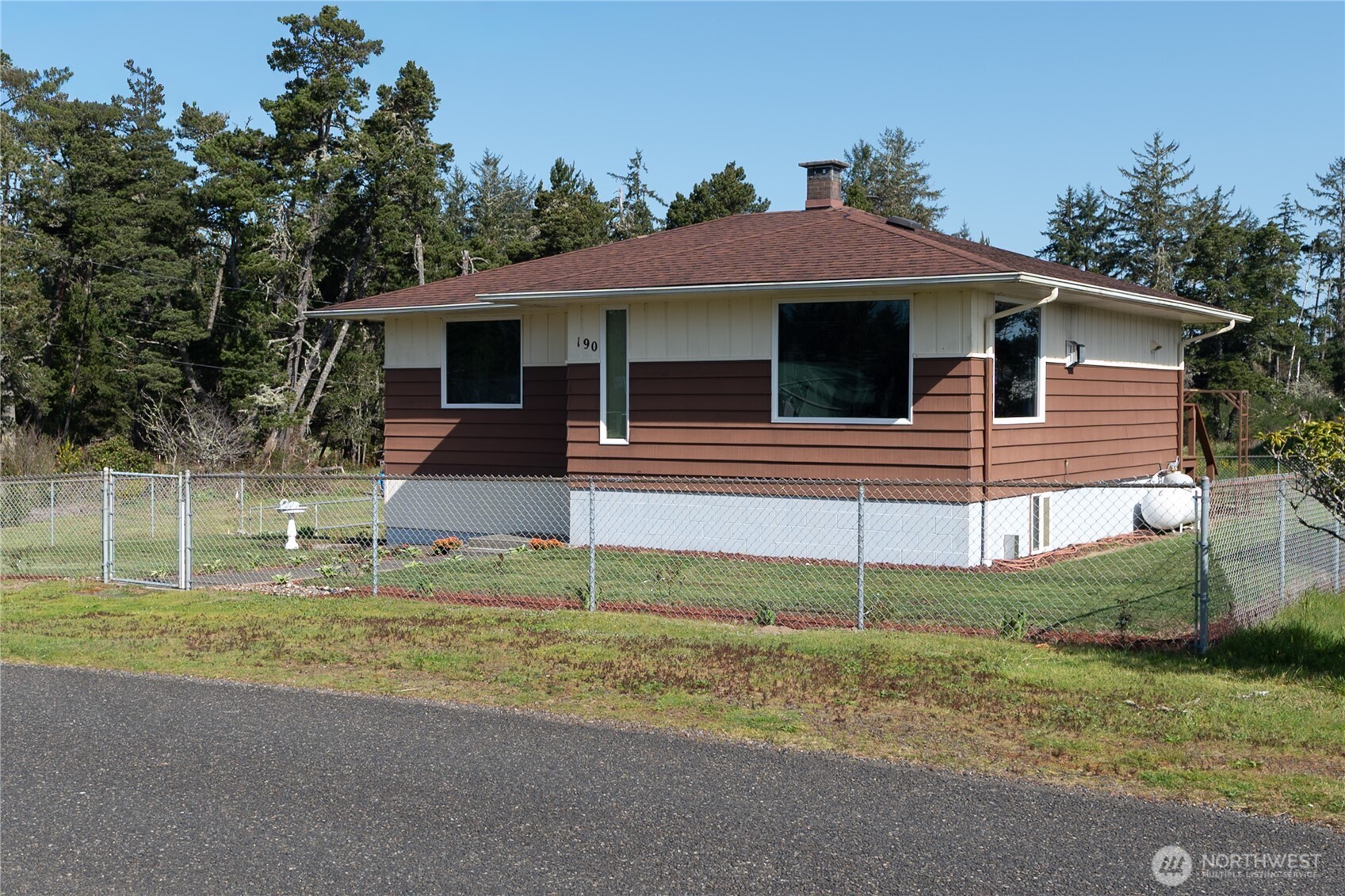190 W Veterans Avenue , Westport, WA 98595