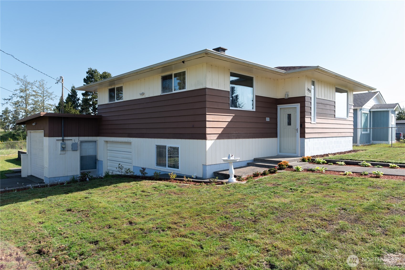 190 W Veterans Avenue , Westport, WA 98595