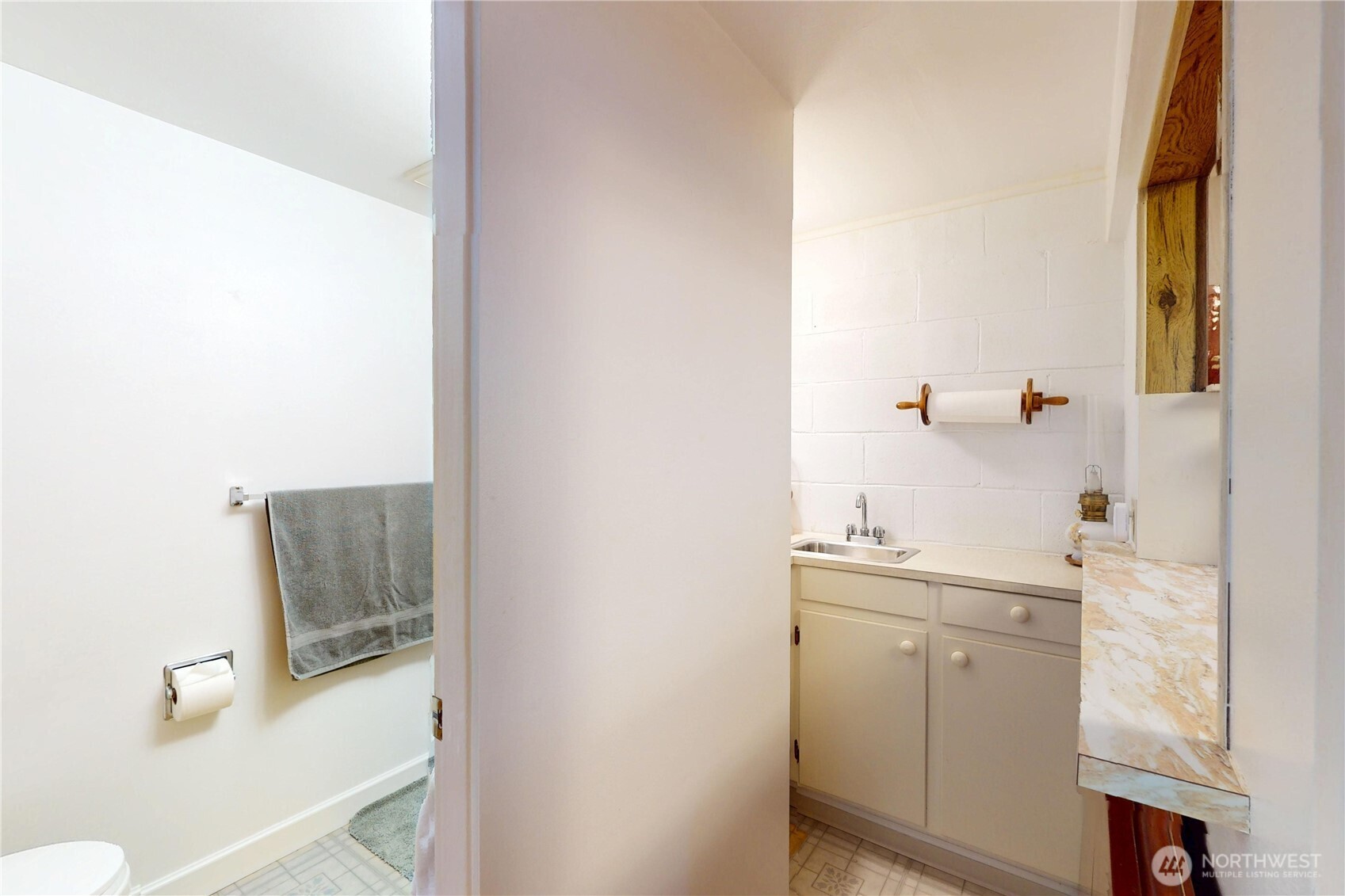 190 W Veterans Avenue , Westport, WA 98595