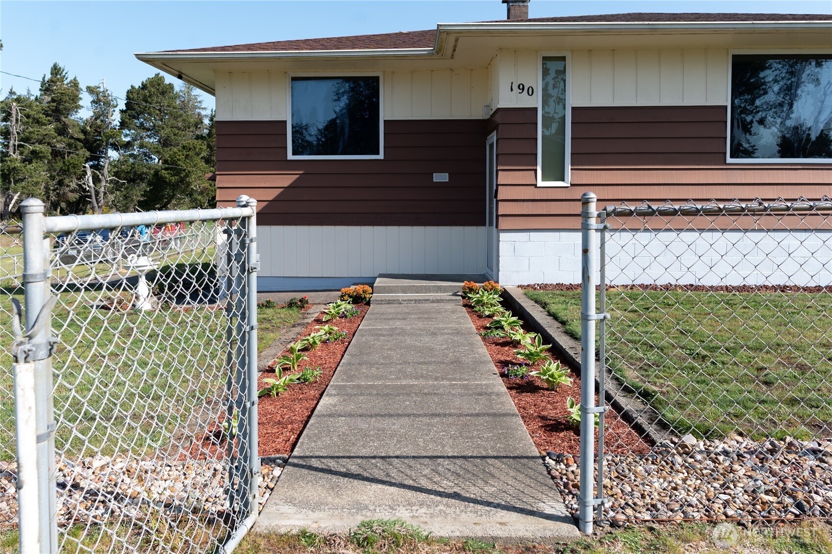 190 W Veterans Avenue , Westport, WA 98595