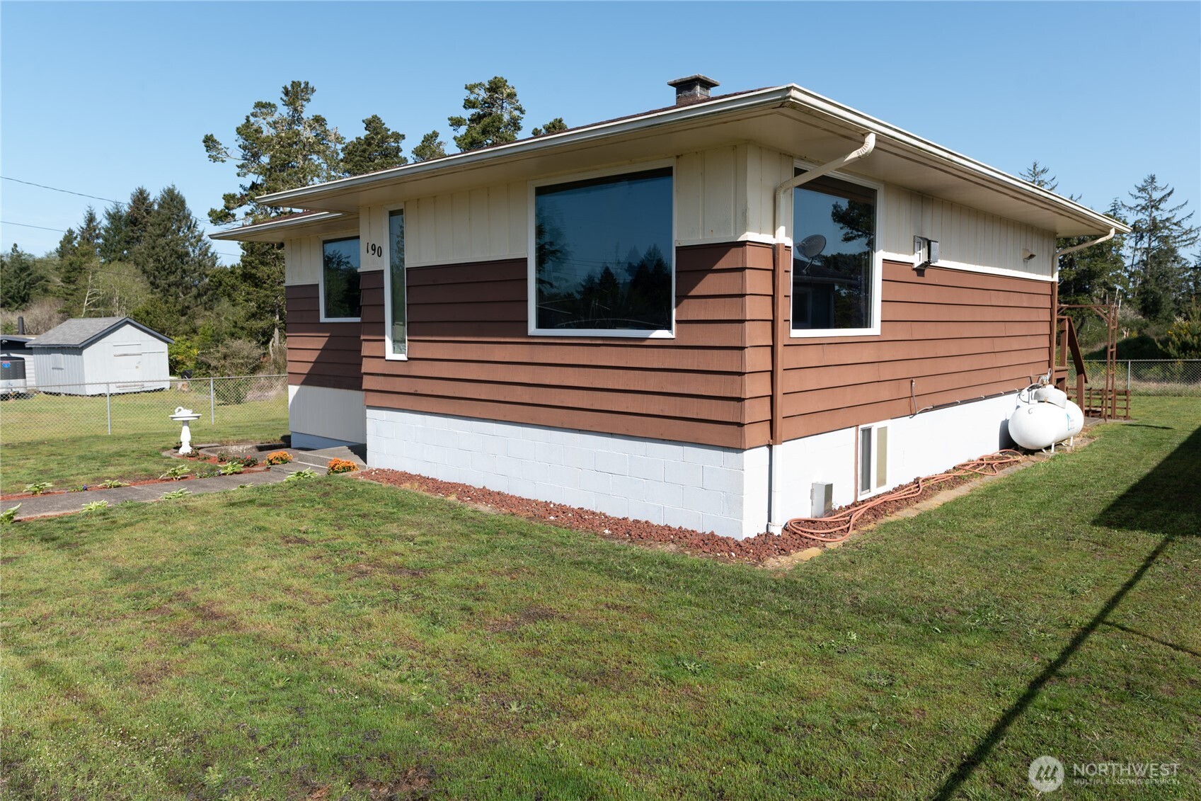 190 W Veterans Avenue , Westport, WA 98595