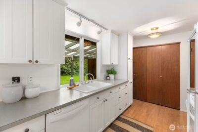 20621 SE 159th Street , Renton, WA 98059 - Photo 15