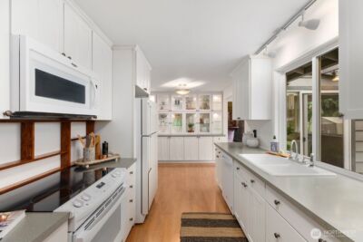 20621 SE 159th Street , Renton, WA 98059 - Photo 18