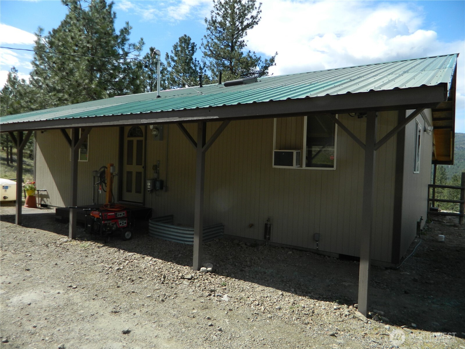 120 Sour Dough Creek Road , Tonasket, WA 98855