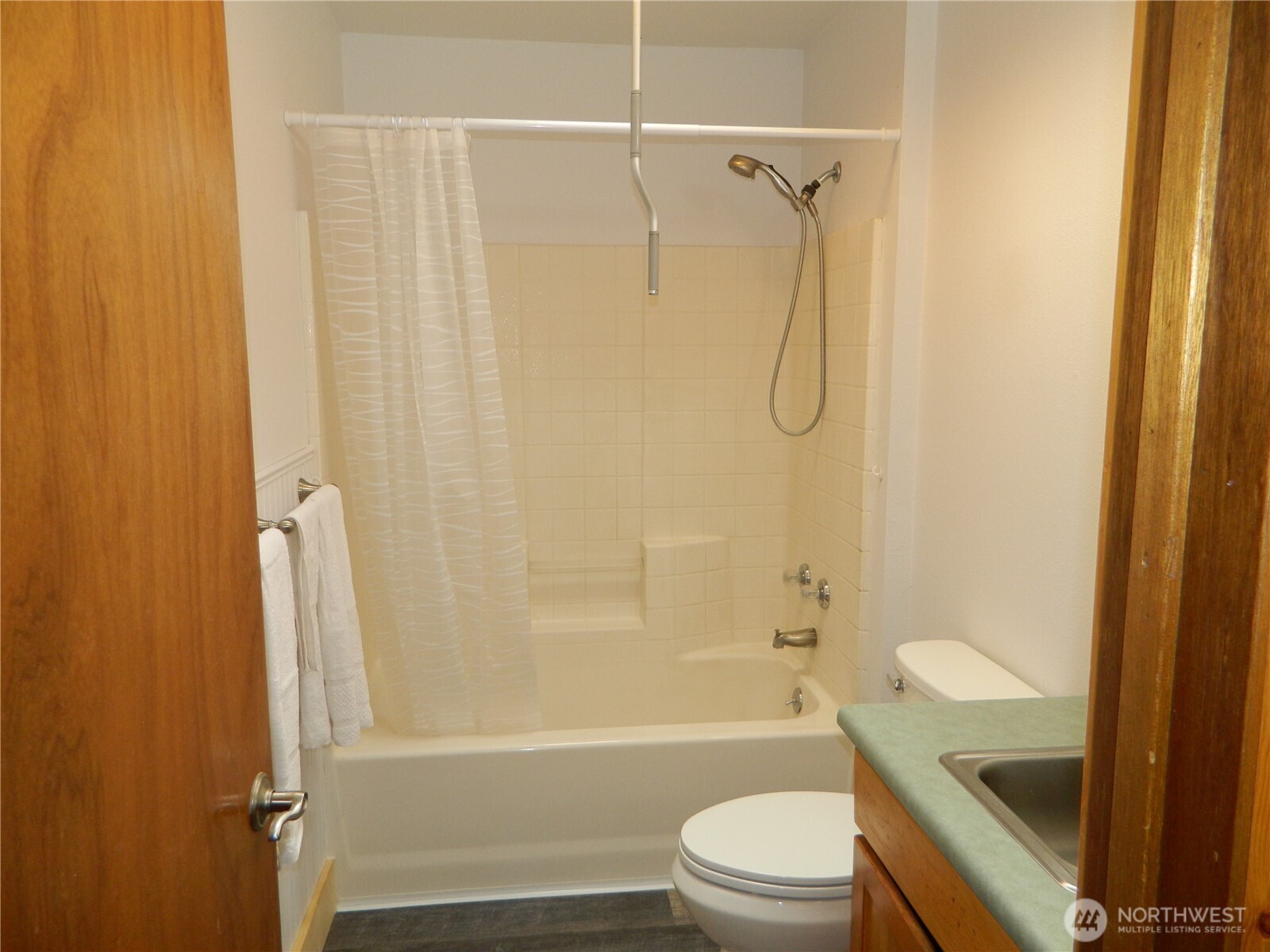 120 Sour Dough Creek Road , Tonasket, WA 98855
