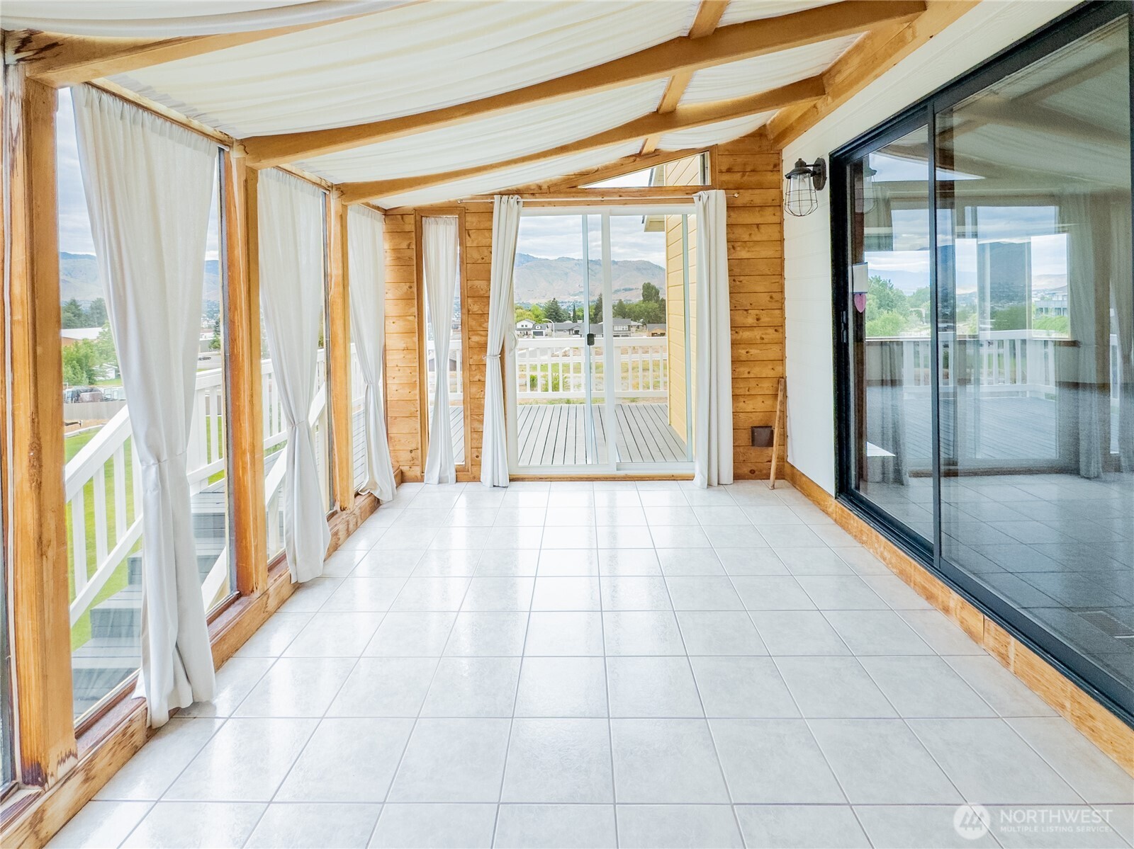 210 25th Street NE, East Wenatchee, WA 98802