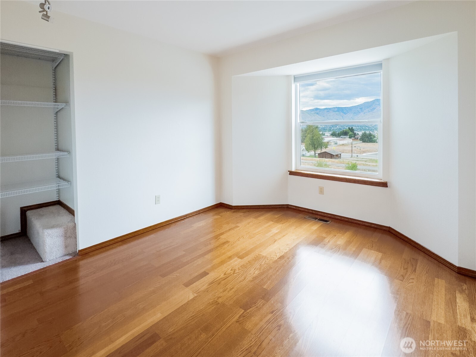 210 25th Street NE, East Wenatchee, WA 98802