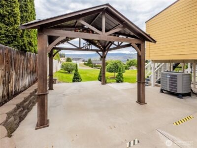 210 25th Street NE, East Wenatchee, WA 98802 - Photo 7