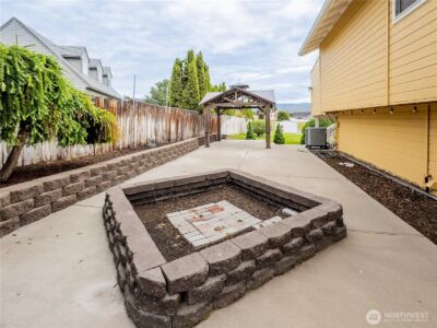 210 25th Street NE, East Wenatchee, WA 98802 - Photo 8