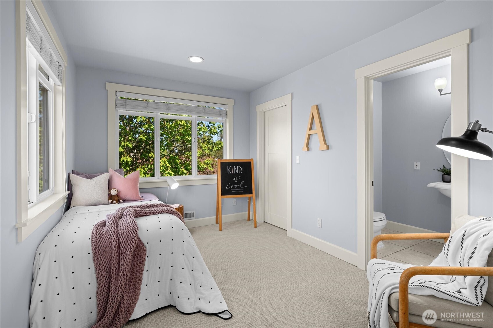 8304 54th Avenue S, Seattle, WA 98118
