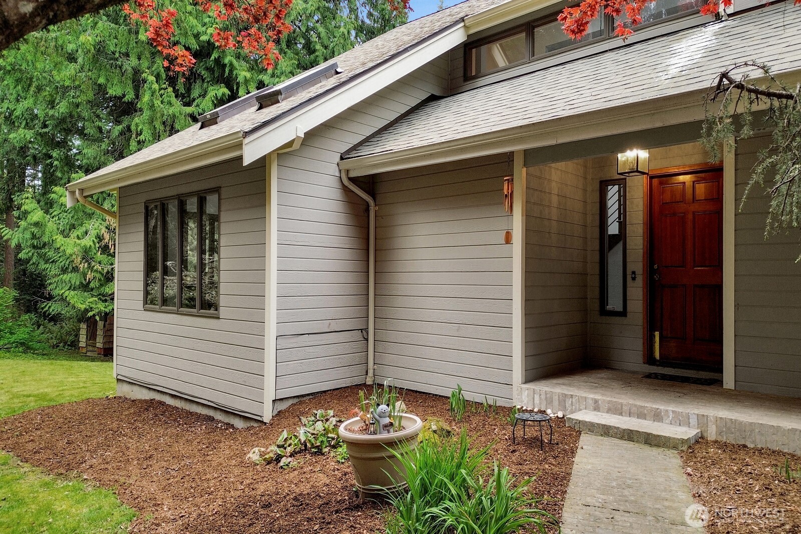 1872 Governor Road , Bellingham, WA 98229