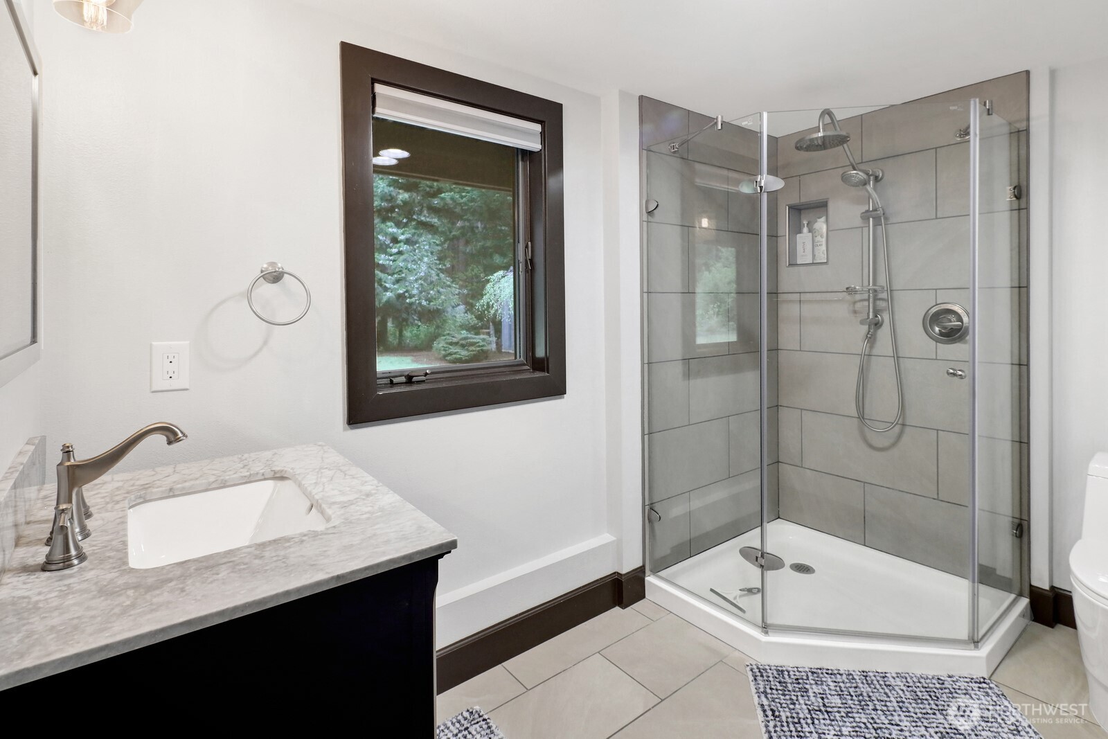 1872 Governor Road , Bellingham, WA 98229
