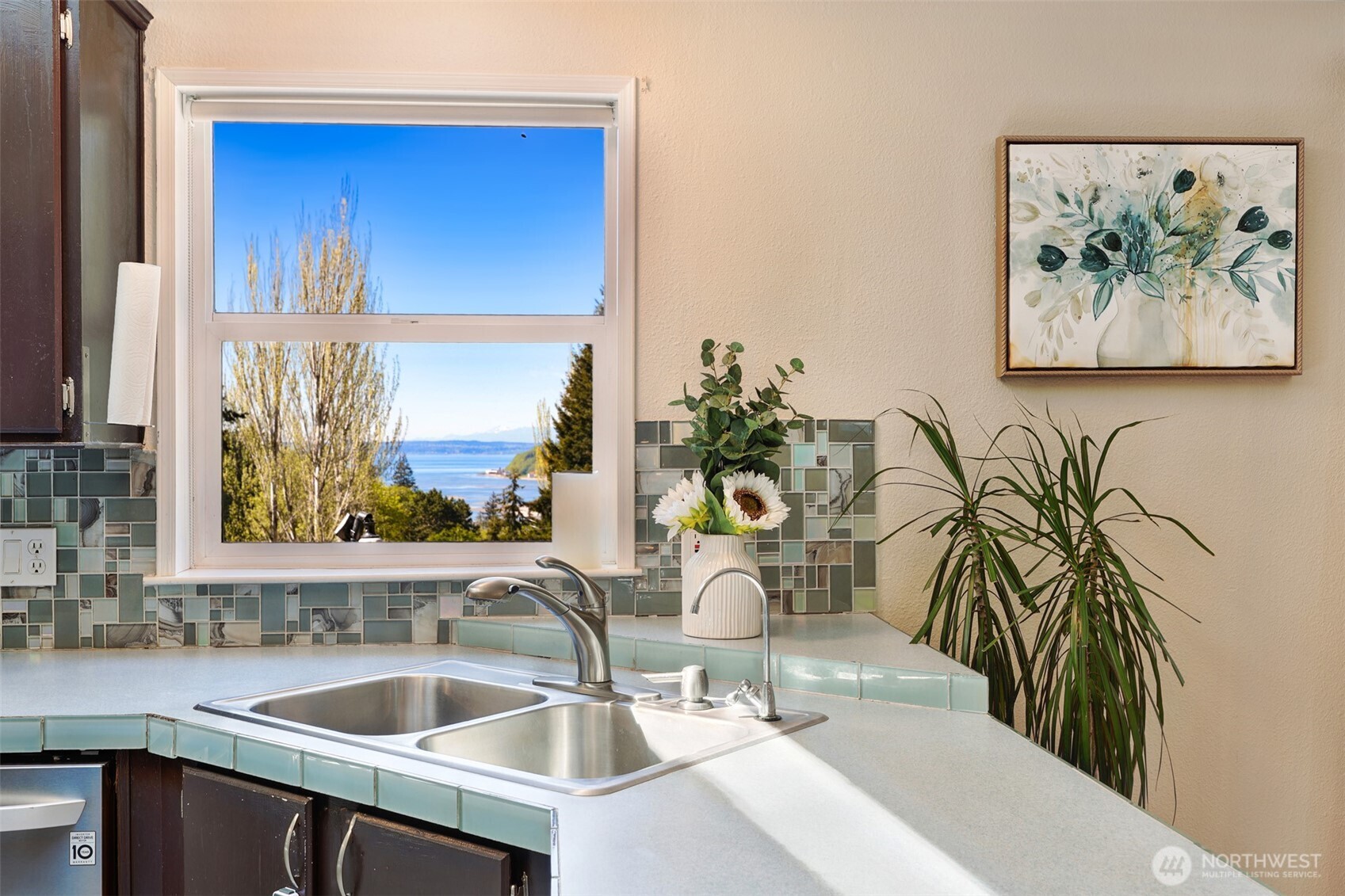 7777 Hellman Road , Clinton, WA 98236