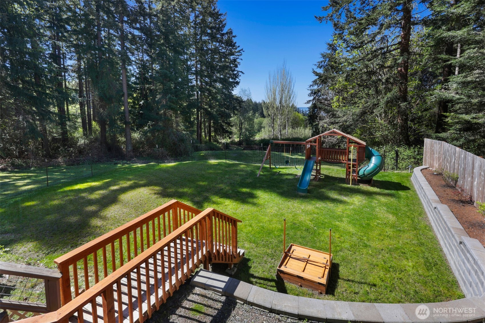7777 Hellman Road , Clinton, WA 98236