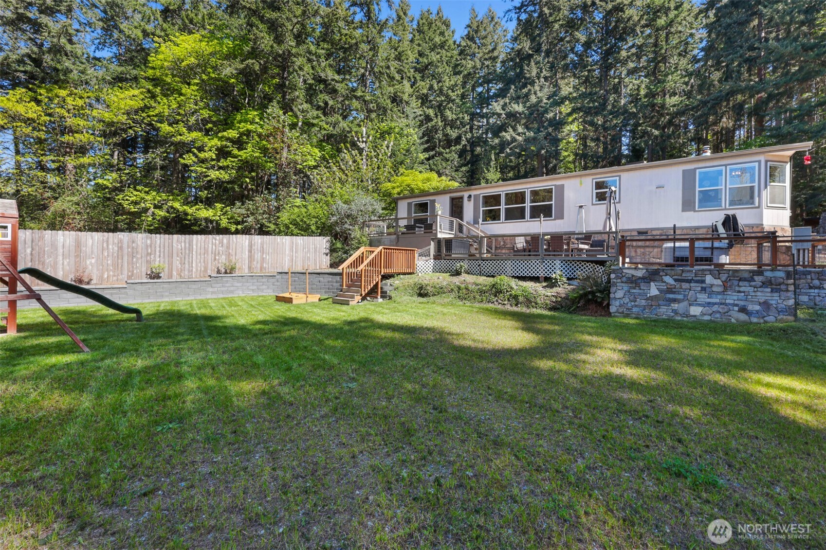 7777 Hellman Road , Clinton, WA 98236