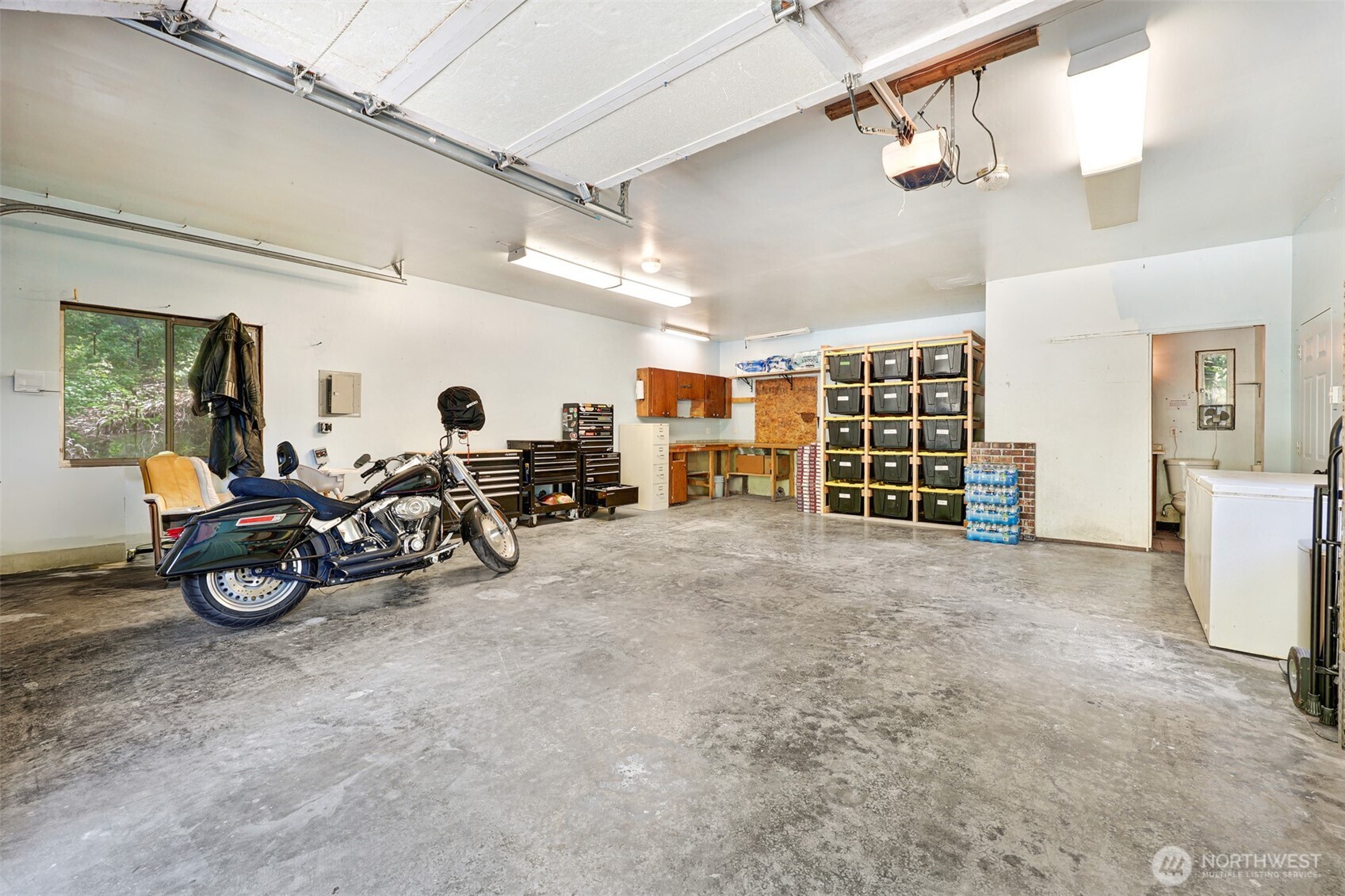 7777 Hellman Road , Clinton, WA 98236