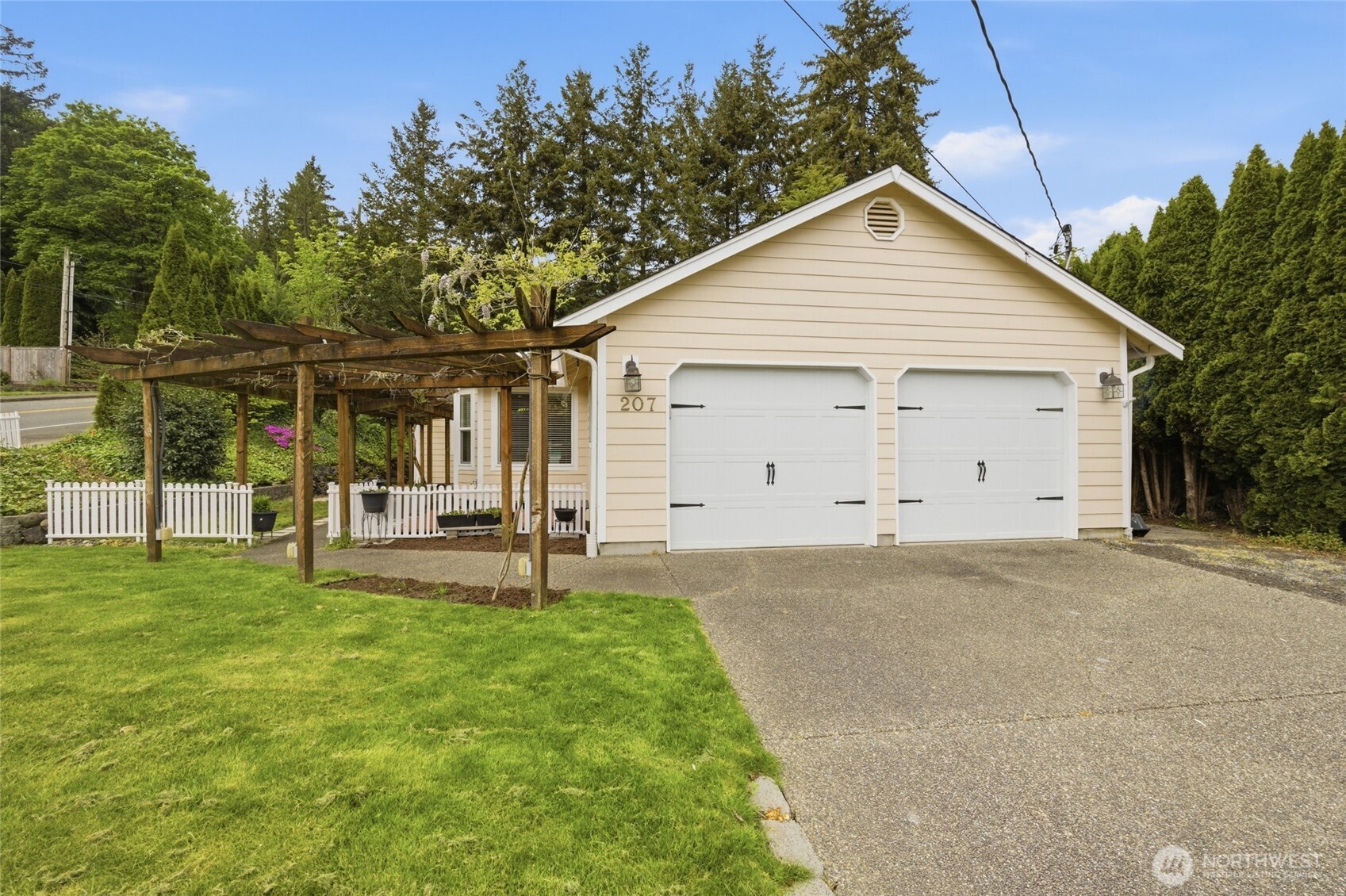 207 N 6th Avenue SW, Tumwater, WA 98512
