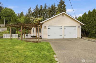 207 N 6th Avenue SW, Tumwater, WA 98512 - Photo 2