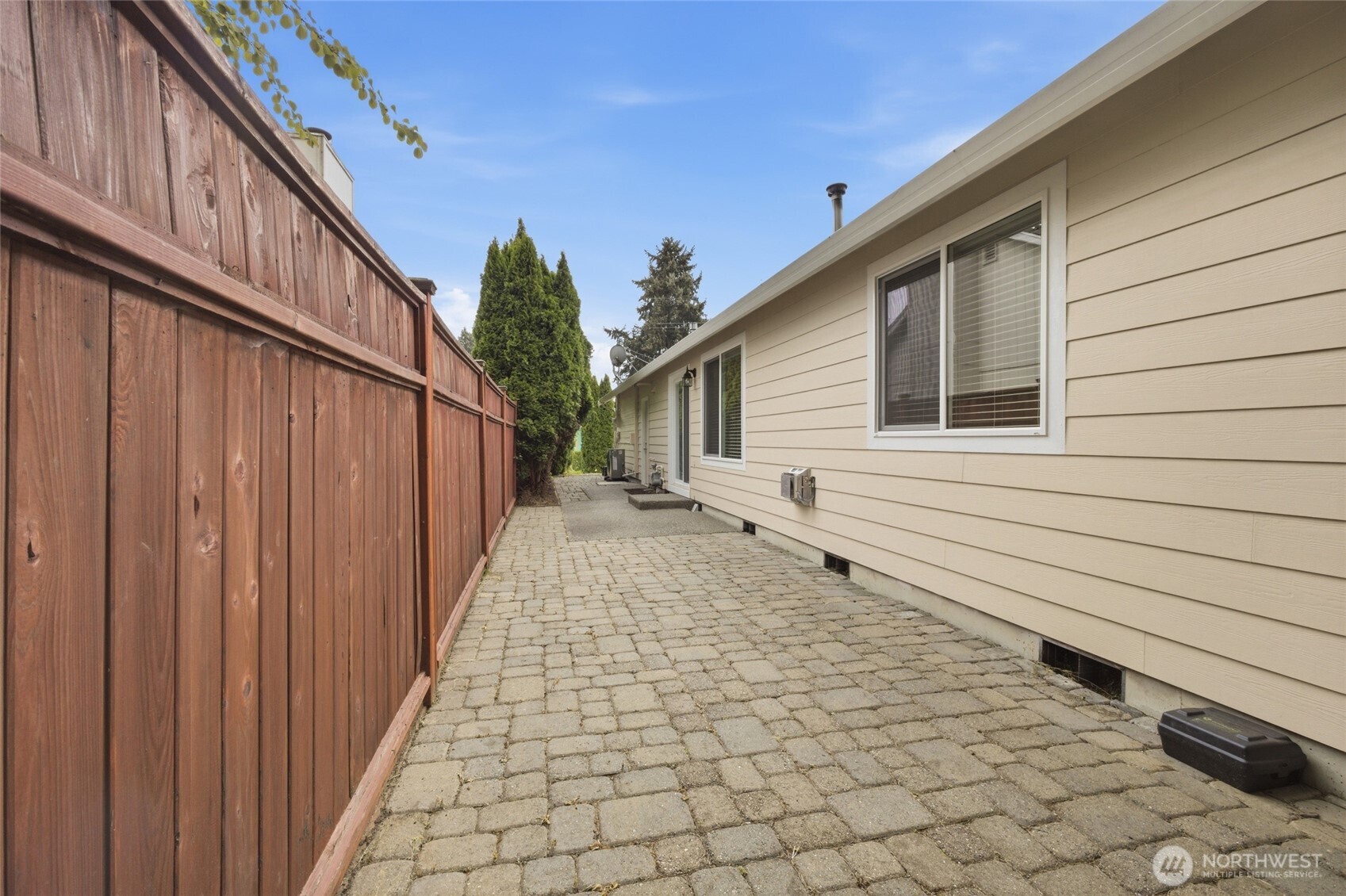 207 N 6th Avenue SW, Tumwater, WA 98512
