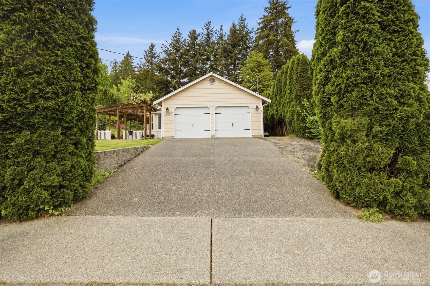 207 N 6th Avenue SW, Tumwater, WA 98512