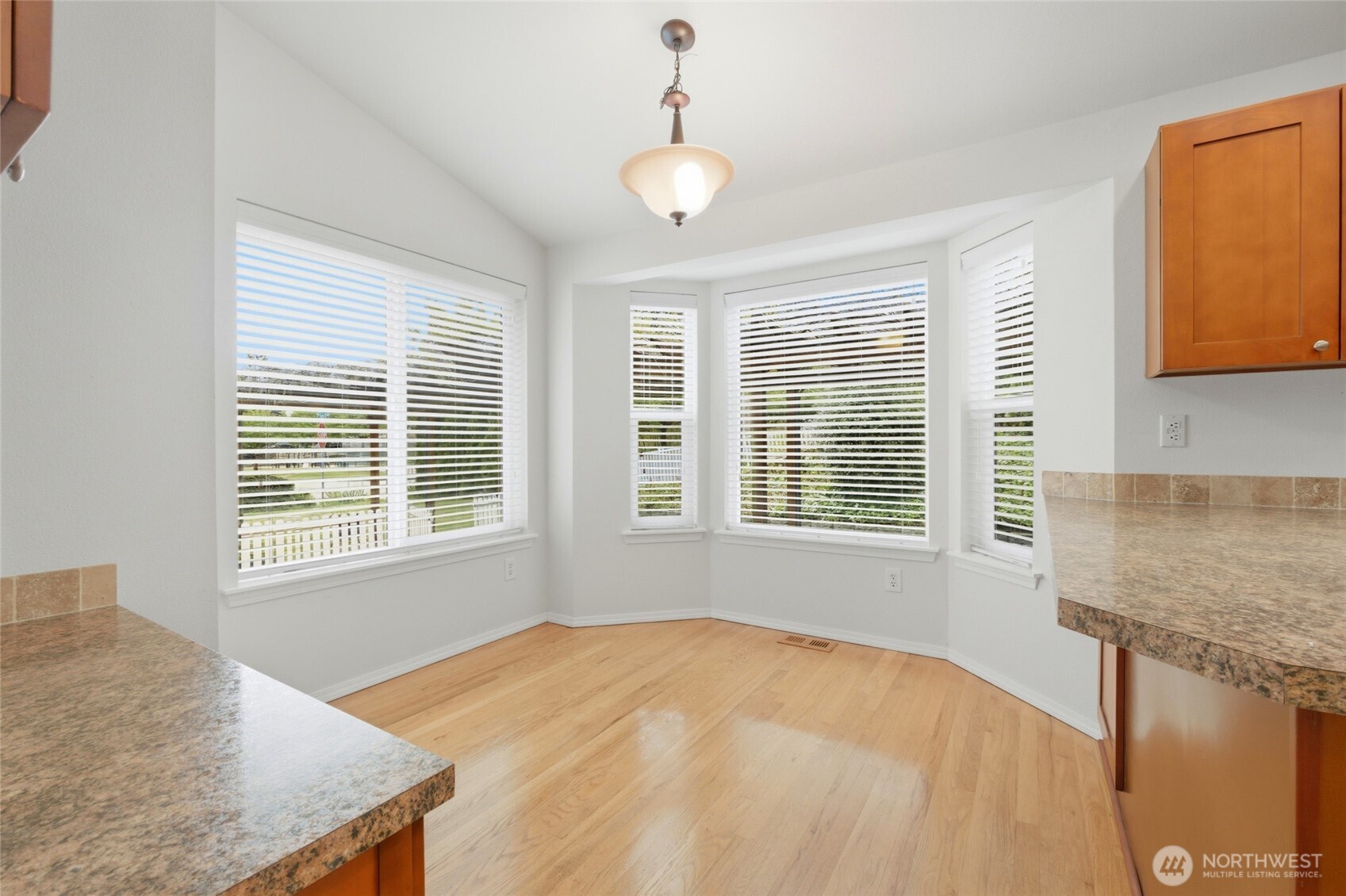 207 N 6th Avenue SW, Tumwater, WA 98512