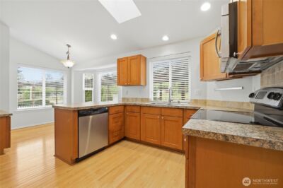 207 N 6th Avenue SW, Tumwater, WA 98512 - Photo 9