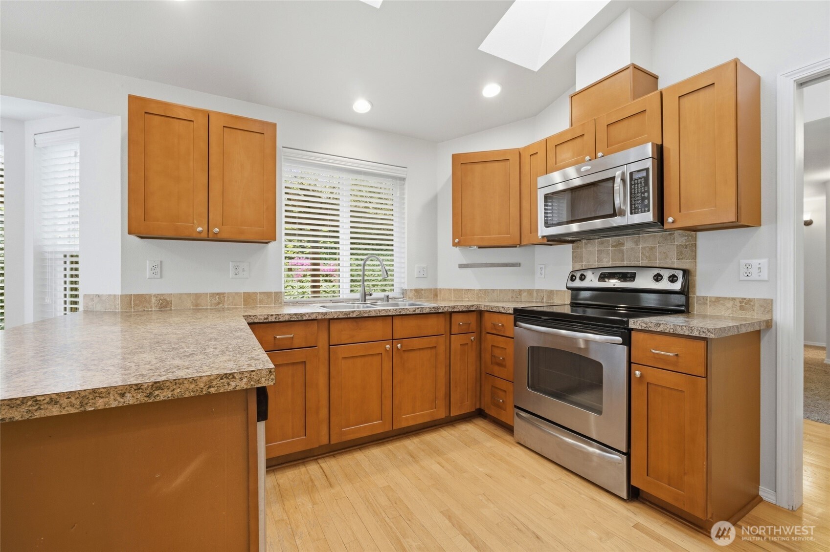207 N 6th Avenue SW, Tumwater, WA 98512
