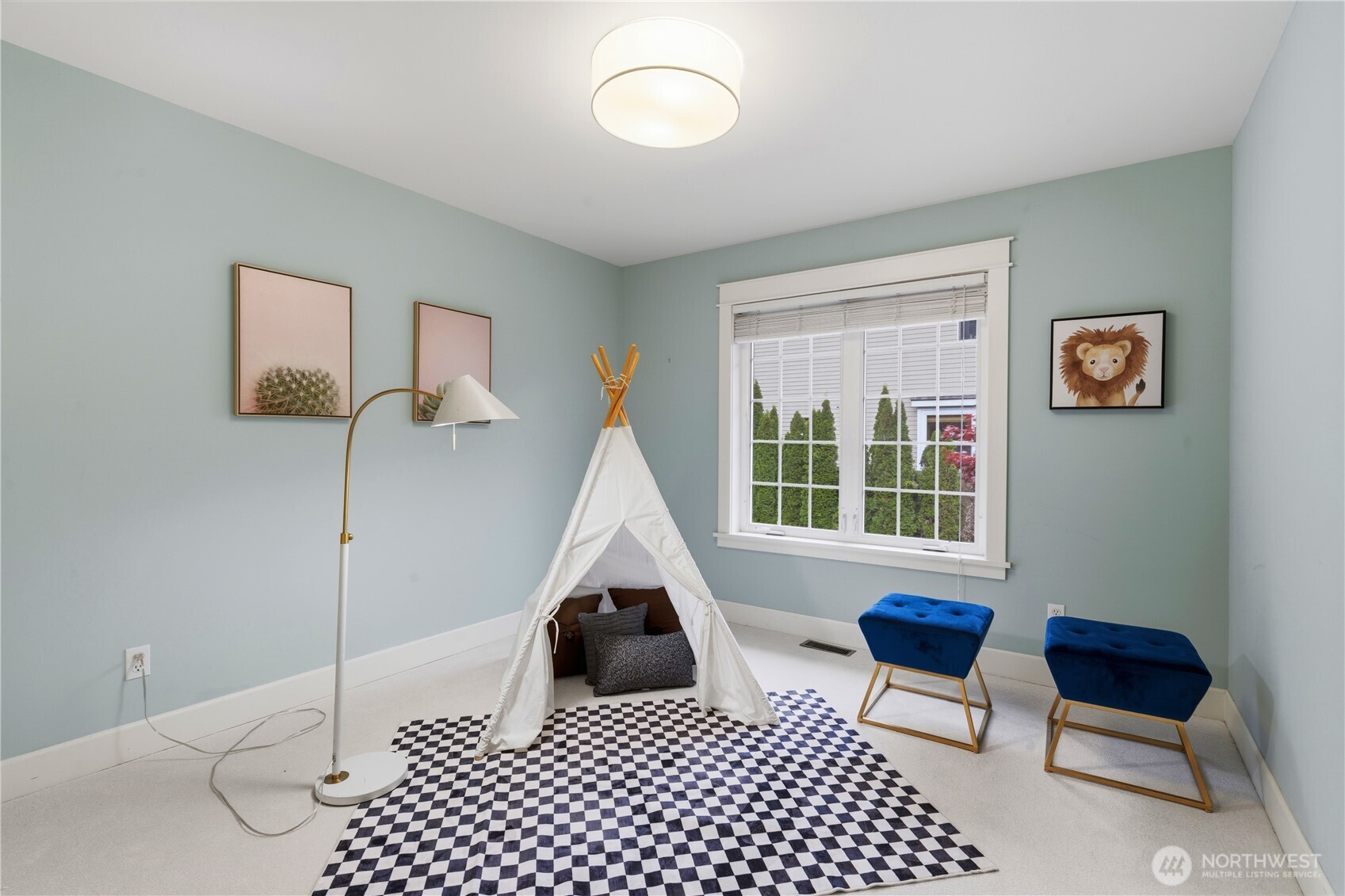 372 Wilderness Peak Drive NW, Issaquah, WA 98027