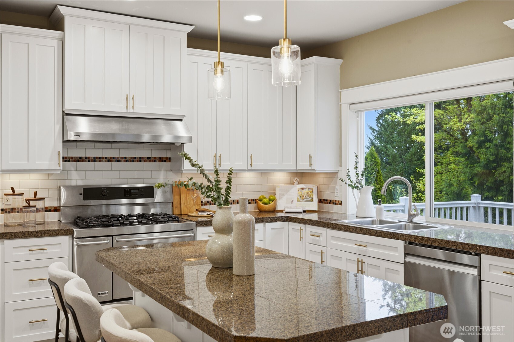 372 Wilderness Peak Drive NW, Issaquah, WA 98027